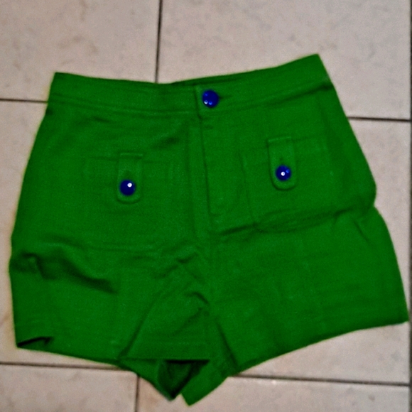 Shorts - Picture 1 of 3